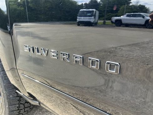 Used 2018 Chevrolet Silverado 1500 LT w/ All Star Edition AWD/4WD image 32