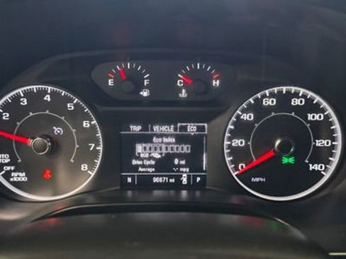 Used 2018 GMC Acadia SLE image 16