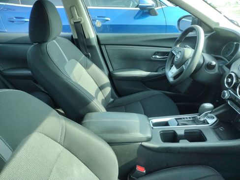 Used 2024 Nissan Sentra SV image 4