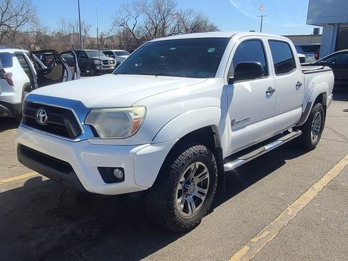 Used 2015 Toyota Tacoma PreRunner w/ SR5 Package image 15