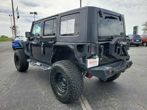 Used 2016 Jeep Wrangler Unlimited Sahara image 25