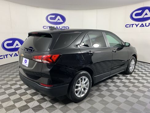 Used 2022 Chevrolet Equinox LS w/ LS Convenience Package FWD image 3