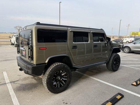 Used 2005 HUMMER H2 w/ Preferred Equipment Group AWD/4WD image 2