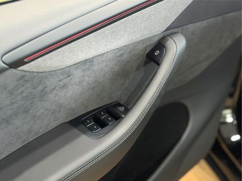 Used 2026 Tesla Model Y image 15