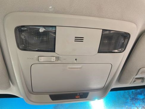 Used 2017 Subaru Legacy 2.5i w/ Alloy Wheel Package image 19