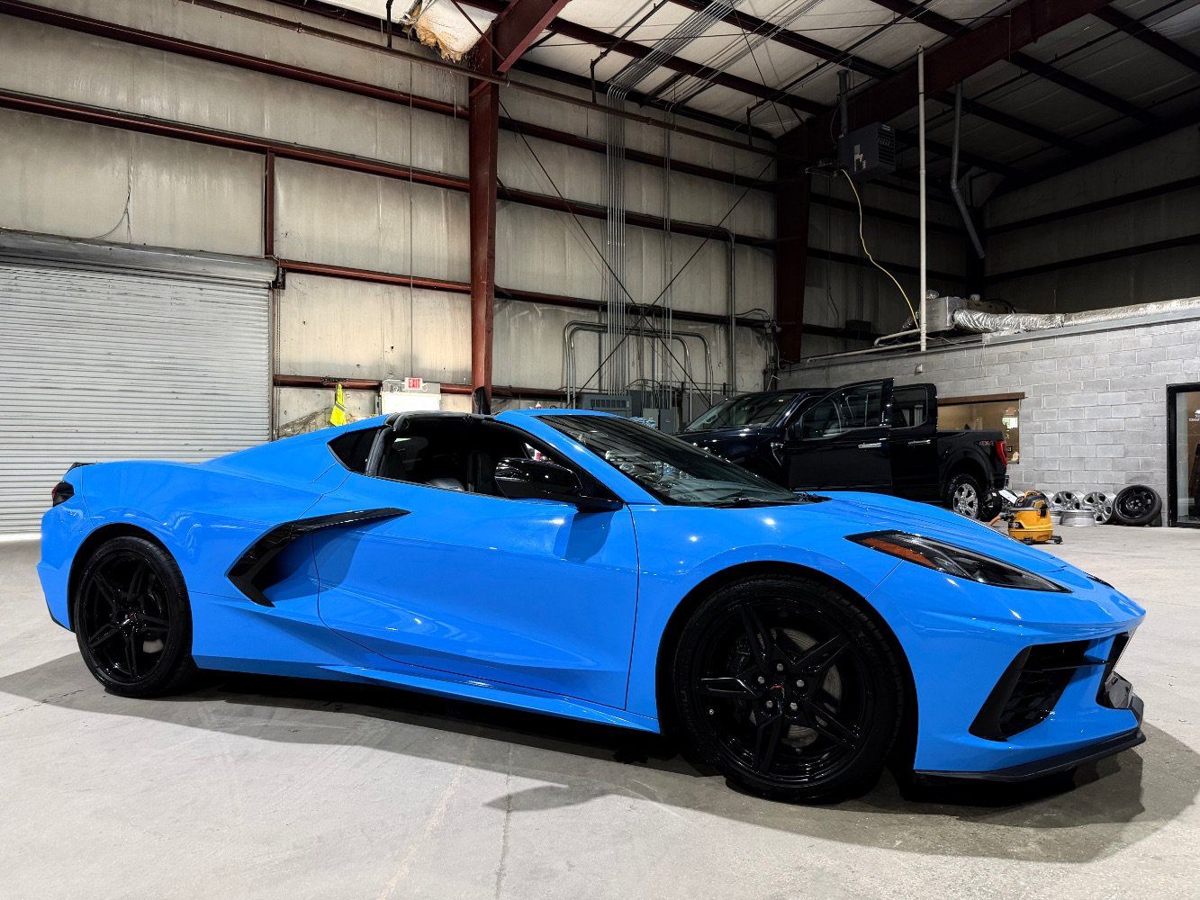 Used 2023 Chevrolet Corvette Stingray Preferred Cpe w/ Stealth Interior Trim Package RWD image 3