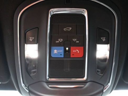Used 2024 Jeep Wagoneer Series II AWD/4WD image 32
