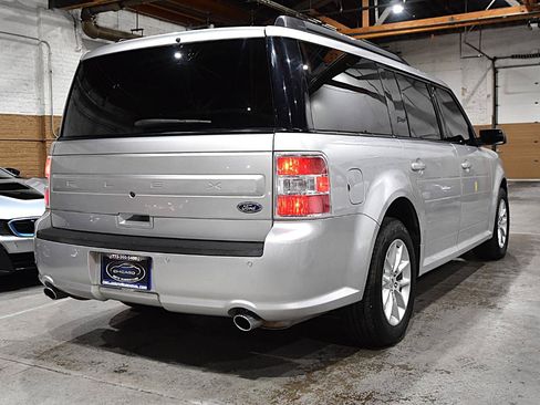 Used 2018 Ford Flex SE FWD image 4