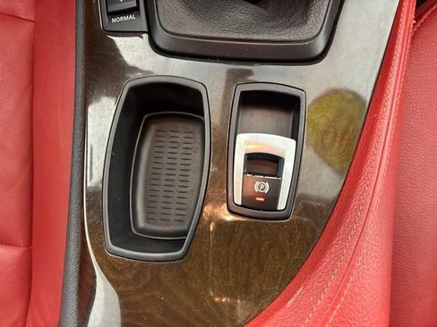 Used 2009 BMW Z4 sDrive30i RWD image 17