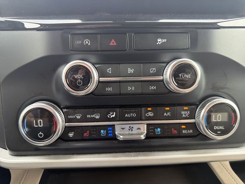 Used 2024 Ford Expedition Max Limited AWD/4WD image 29