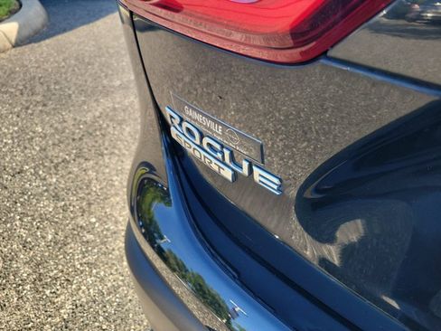 Used 2022 Nissan Rogue Sport SL w/ Premium Package FWD image 7