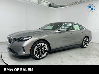 New 2026 BMW 530i xDrive w/ Premium Package