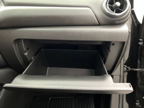Used 2025 Chevrolet Blazer LT FWD image 33