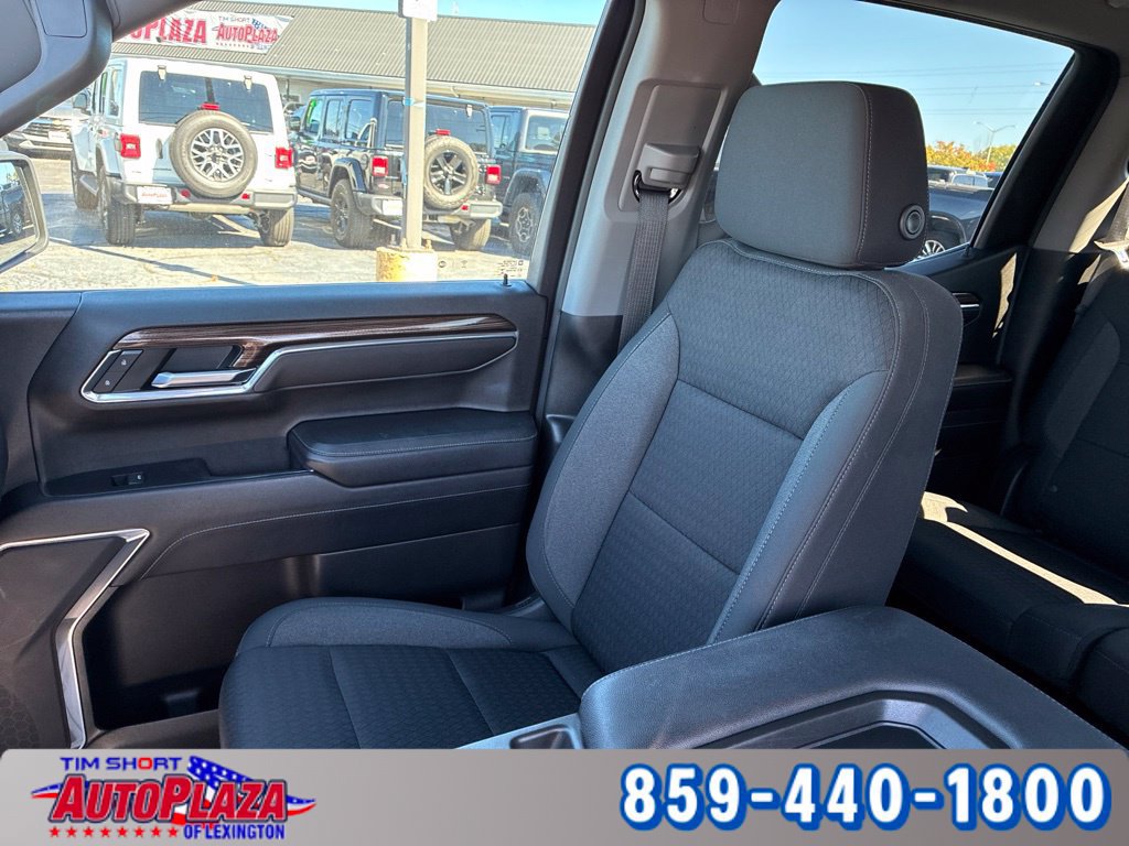 Used 2023 Chevrolet Silverado 1500 LT AWD/4WD image 16