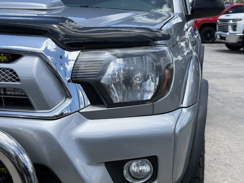 Used 2015 Toyota Tacoma 4x4 Double Cab w/ SR5 Package image 11