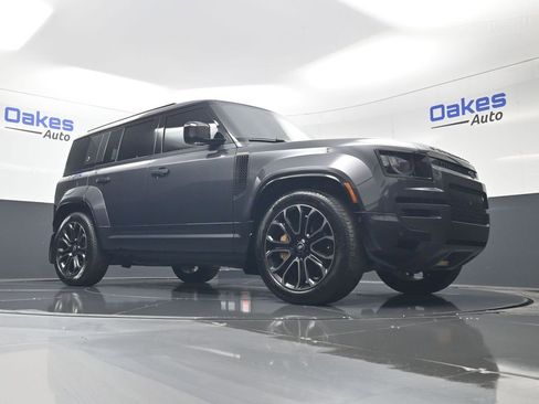 Used 2025 Land Rover Defender 110 AWD/4WD image 39