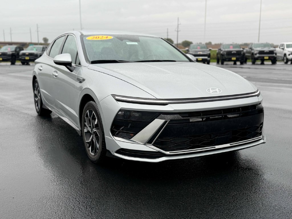 Used 2025 Hyundai Sonata SEL FWD image 5