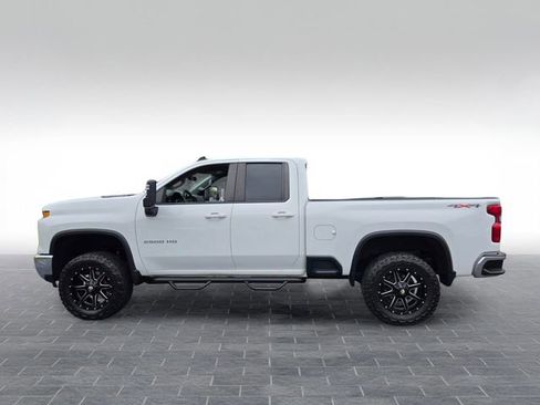 Used 2024 Chevrolet Silverado 2500 LT w/ Convenience Package AWD/4WD image 4
