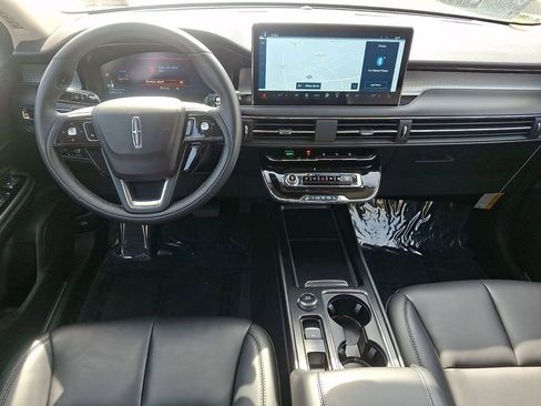 Certified 2024 Lincoln Corsair AWD image 11