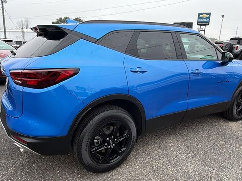 Certified 2025 Chevrolet Blazer LT w/ Midnight/Sport Edition FWD image 5