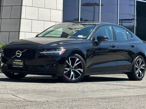 Used 2024 Volvo S60 B5 Core FWD image 8