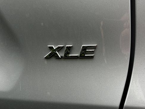 Used 2024 Toyota RAV4 XLE FWD image 7