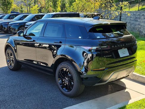 Used 2026 Land Rover Range Rover Evoque S image 12