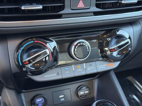 Used 2023 Hyundai Kona SEL image 15