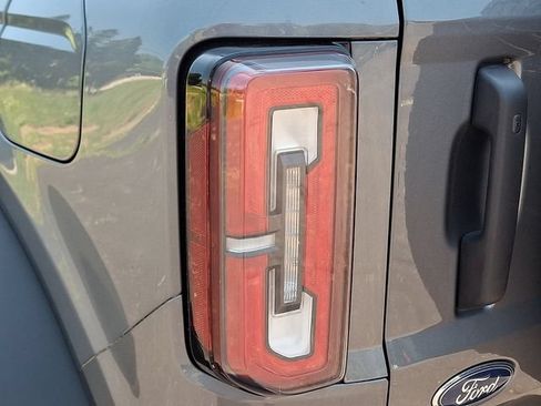 Used 2023 Ford Bronco Wildtrak AWD/4WD image 10