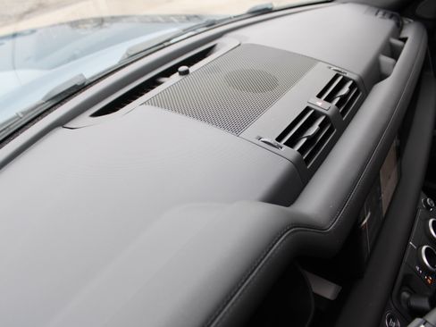 Used 2024 Land Rover Defender 110 S image 32