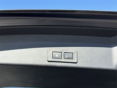 Used 2022 Subaru Ascent Limited image 17