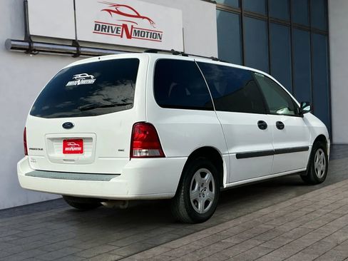 Used 2005 Ford Freestar SE image 4