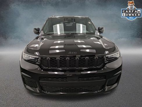 Used 2024 Jeep Grand Cherokee L Altitude AWD/4WD image 2