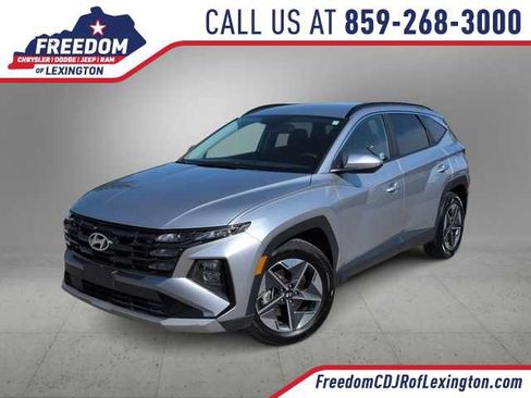 Used 2025 Hyundai Tucson SEL FWD image 1