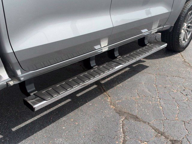 Used 2023 Chevrolet Colorado LT w/ LT Convenience Package II AWD/4WD image 7