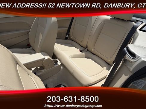 Used 2013 Volkswagen Beetle TDI FWD image 27