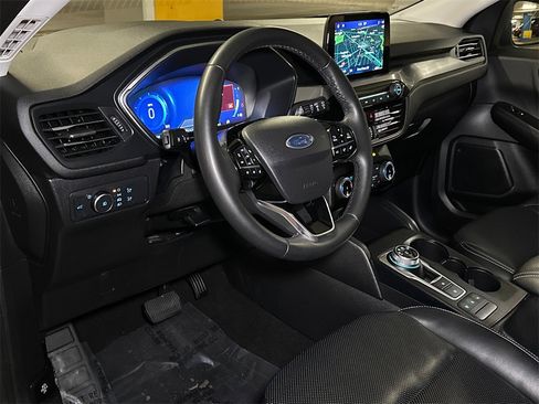 Used 2022 Ford Escape Titanium w/ Class II Trailer Tow Package image 21
