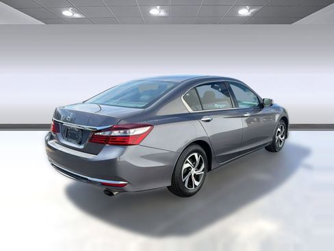 Used 2017 Honda Accord LX image 9