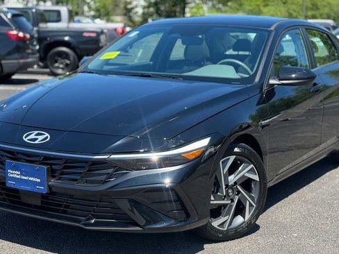 Certified 2024 Hyundai Elantra SEL w/ Convenience Package FWD image 1