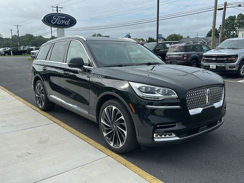 Used 2020 Lincoln Aviator Reserve w/ Equipment Group 202A AWD/4WD image 3
