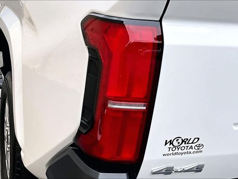 Used 2024 Toyota Tacoma SR AWD/4WD image 29