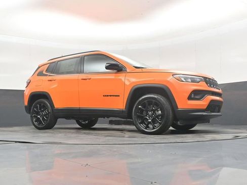 New 2026 Jeep Compass Latitude AWD/4WD image 38