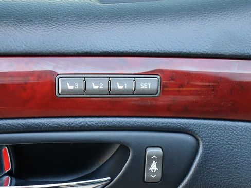 Used 2010 Lexus LS 460 image 43