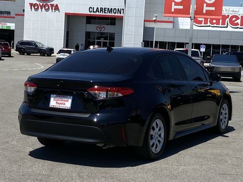 Certified 2025 Toyota Corolla LE FWD image 8