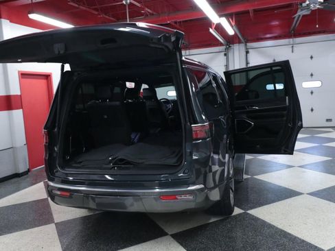 Used 2022 Jeep Wagoneer Series III w/ Premium Group I AWD/4WD image 32