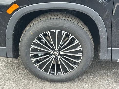 New 2026 Volkswagen Tiguan S image 9