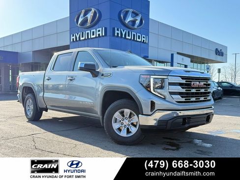 Used 2025 GMC Sierra 1500 SLE AWD/4WD image 1
