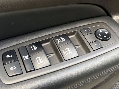 Used 2021 Jeep Grand Cherokee Laredo X image 16