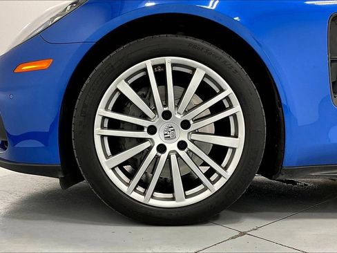 Used 2018 Porsche Panamera 4S image 11