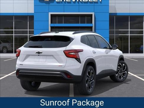 New 2026 Chevrolet Trax RS w/ Sunroof Package FWD image 4